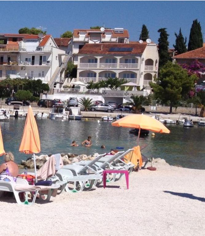 Apartments Mjm Trogir Bagian luar foto